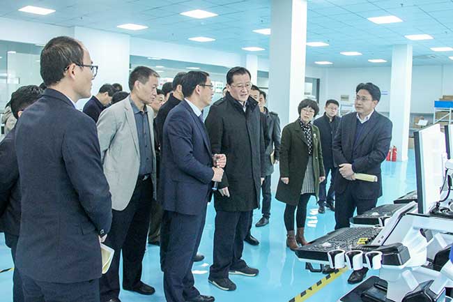 參觀B超機生產(chǎn)車間